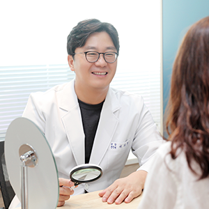 이재현 원장님 (웃음)